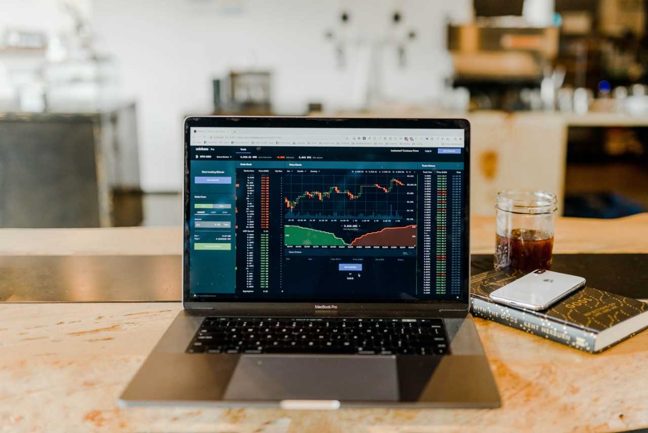 Looking-beyond-share-market-volatility-1 Looking-beyond-share-market-volatility-1